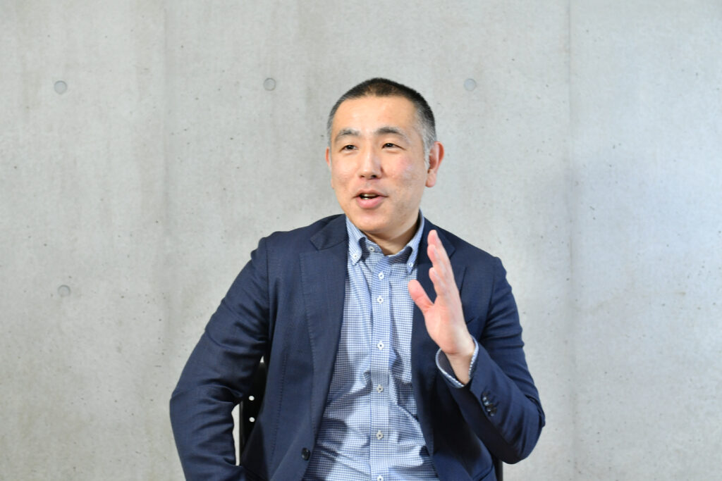 東京都の経営事項審査の専門家:行政書士法人スマートサイド代表の横内賢郎